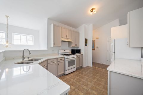 Tiny photo for 315 Thornwood Way #B, South Elgin, IL 60177 (MLS # 12598267)