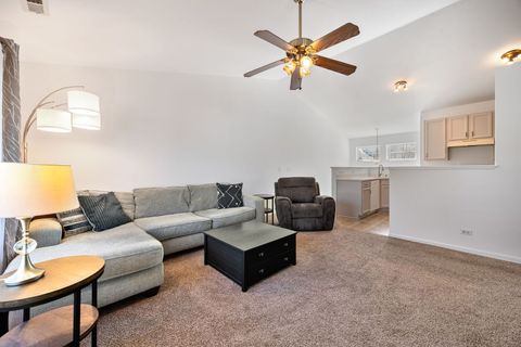 Tiny photo for 315 Thornwood Way #B, South Elgin, IL 60177 (MLS # 12598267)