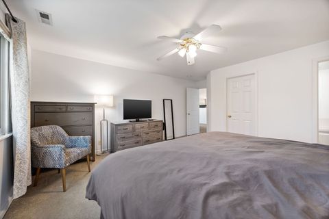 Tiny photo for 315 Thornwood Way #B, South Elgin, IL 60177 (MLS # 12598267)