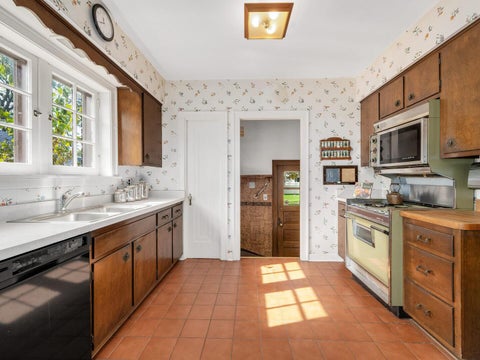 Tiny photo for 4910 Grand Avenue, Western Springs, IL 60558 (MLS # 12778312)