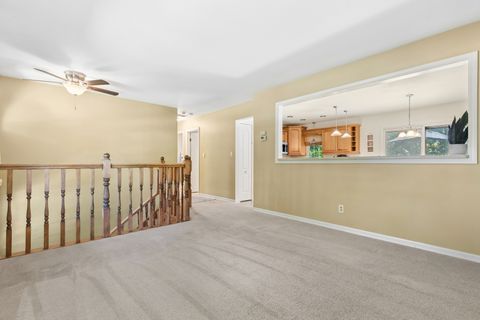 Tiny photo for 725 Wiltshire Court, Crystal Lake, IL 60014 (MLS # 12661567)