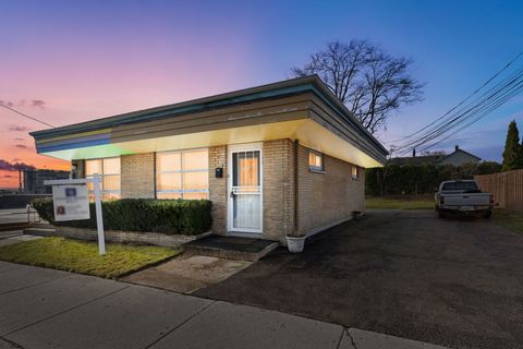 707 15th Street A-B North Chicago IL 60064