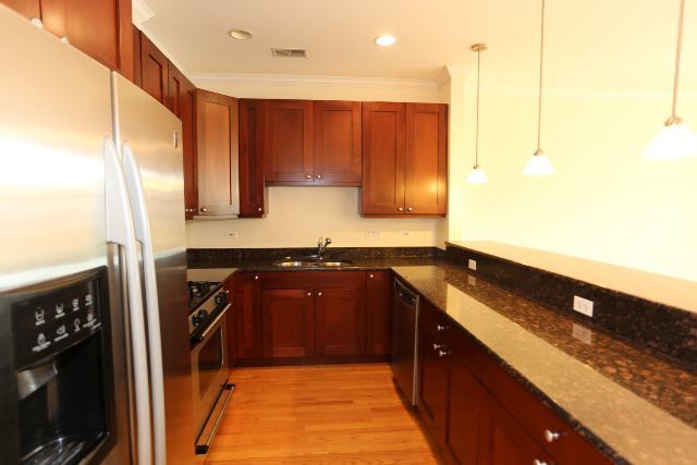1724 W BELMONT Avenue 4