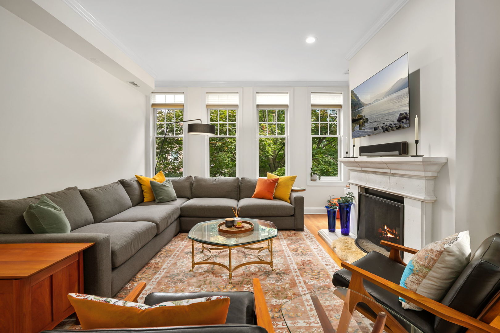 827 W BRADLEY Place 2E