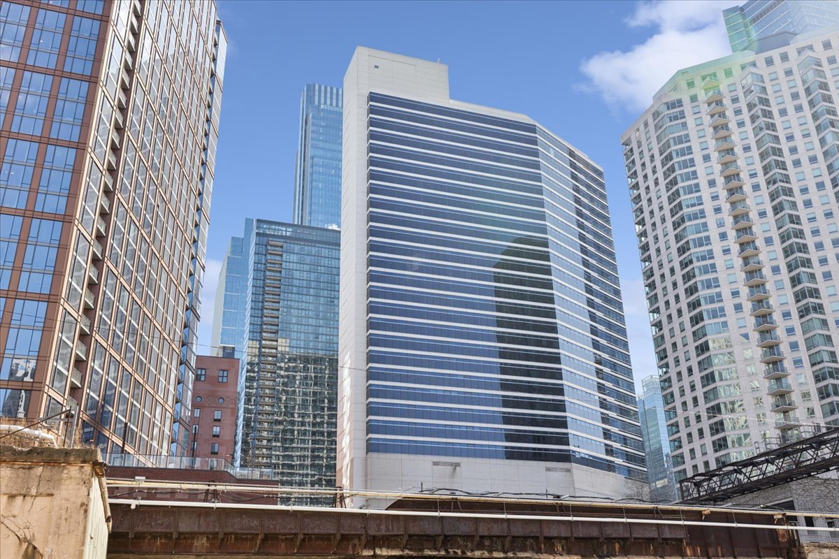333 N Canal Street 3604