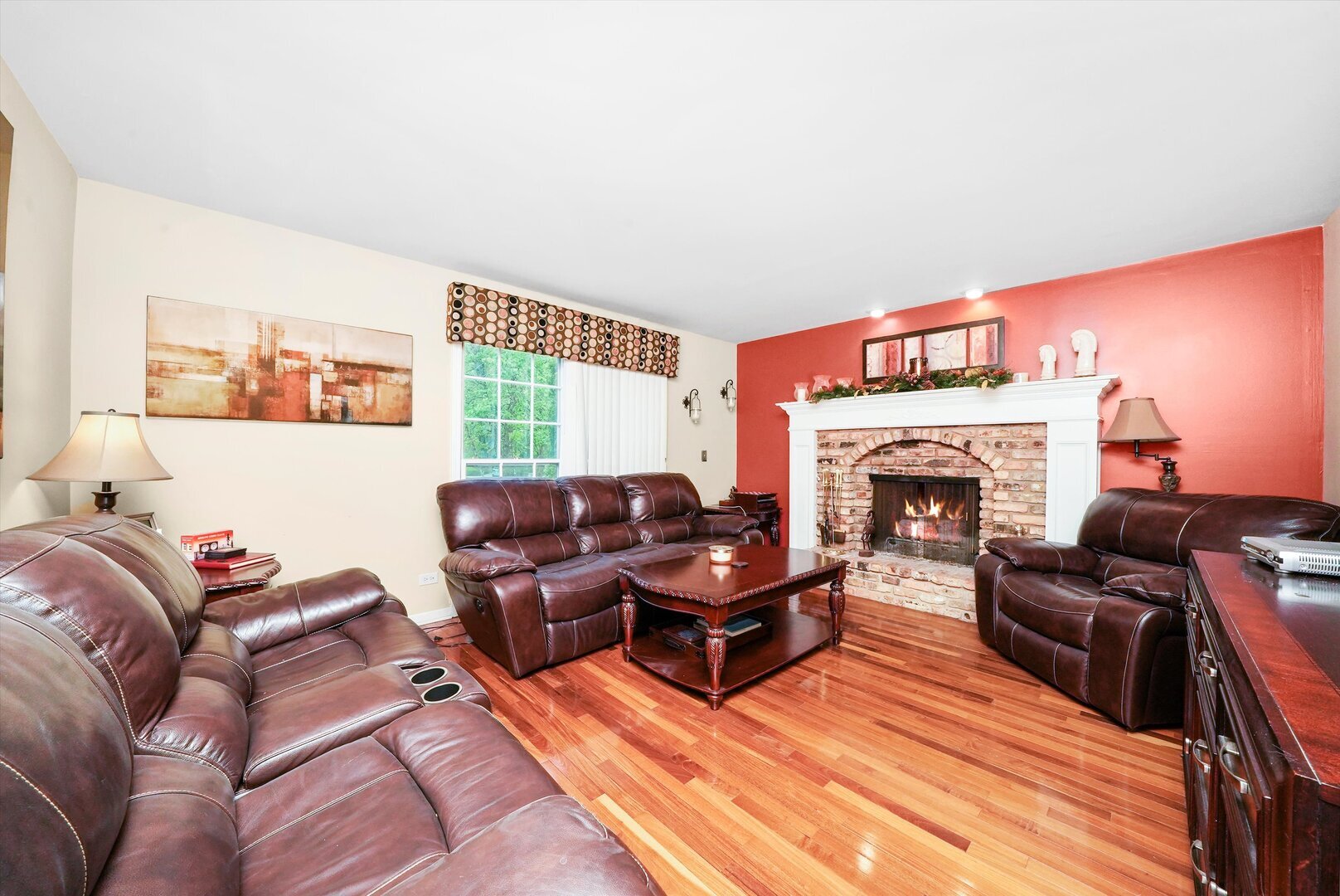 1136 S Naper Boulevard