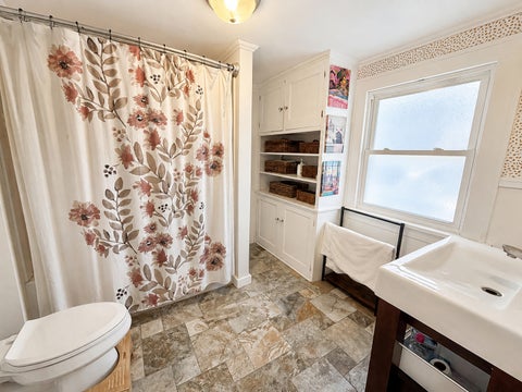 Tiny photo for 202 Dawson Avenue, Rockford, IL 61107 (MLS # 12754317)
