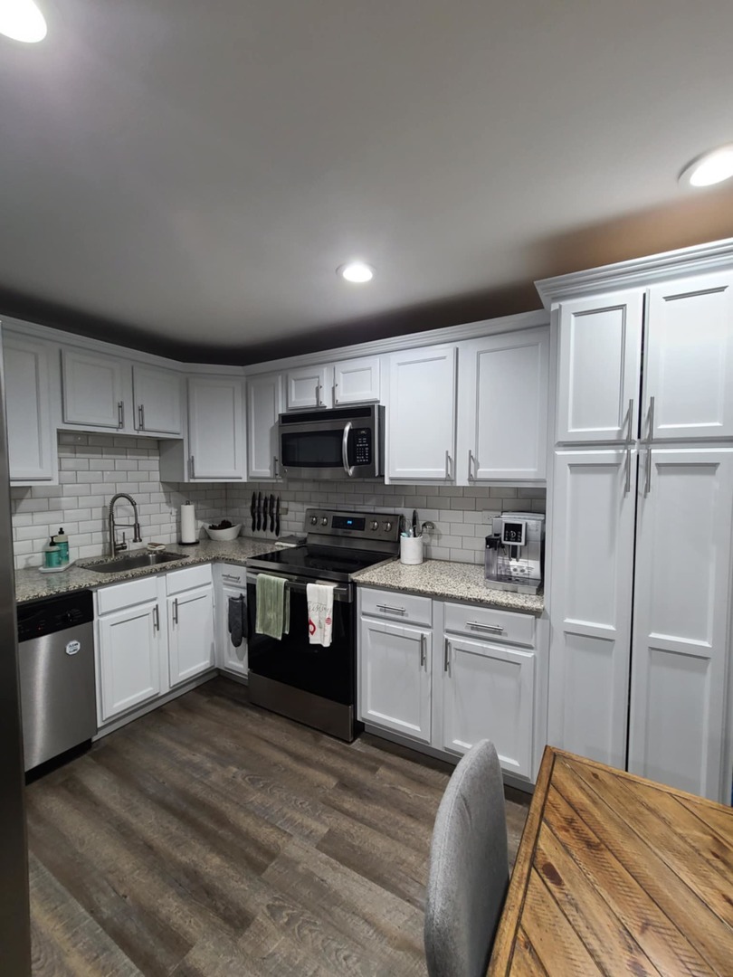 8636 Grand Avenue 2A