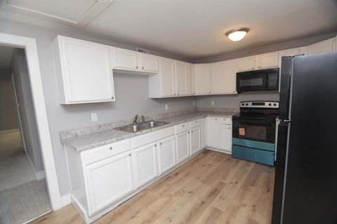 Tiny photo for 818 charlotte Street, Davenport, IA 52803 (MLS # 100000164)