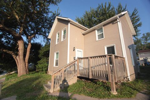 Photo of 818 charlotte Street, Davenport, IA 52803 (MLS # 100000164)