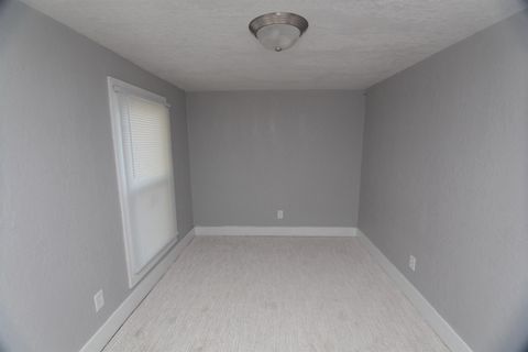 Tiny photo for 818 charlotte Street, Davenport, IA 52803 (MLS # 100000164)