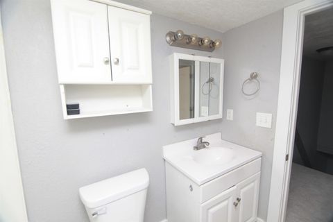 Tiny photo for 818 charlotte Street, Davenport, IA 52803 (MLS # 100000164)