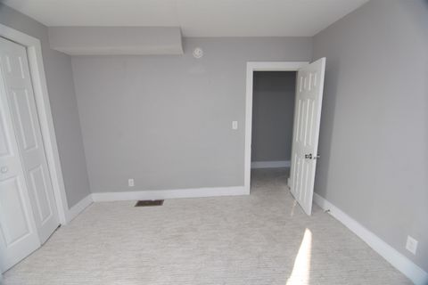 Tiny photo for 818 charlotte Street, Davenport, IA 52803 (MLS # 100000164)