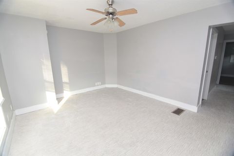 Tiny photo for 818 charlotte Street, Davenport, IA 52803 (MLS # 100000164)