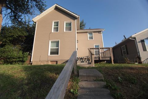 Tiny photo for 818 charlotte Street, Davenport, IA 52803 (MLS # 100000164)