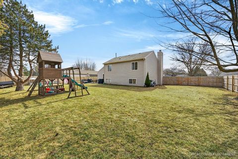 Tiny photo for 3728 Pebble Creek, McHenry, IL 60050 (MLS # 12575798)