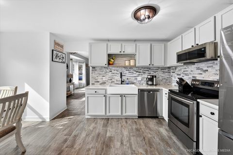 Tiny photo for 3728 Pebble Creek, McHenry, IL 60050 (MLS # 12575798)