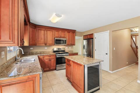 Tiny photo for 322 Chesapeake Lane, Bloomingdale, IL 60108 (MLS # 12727445)