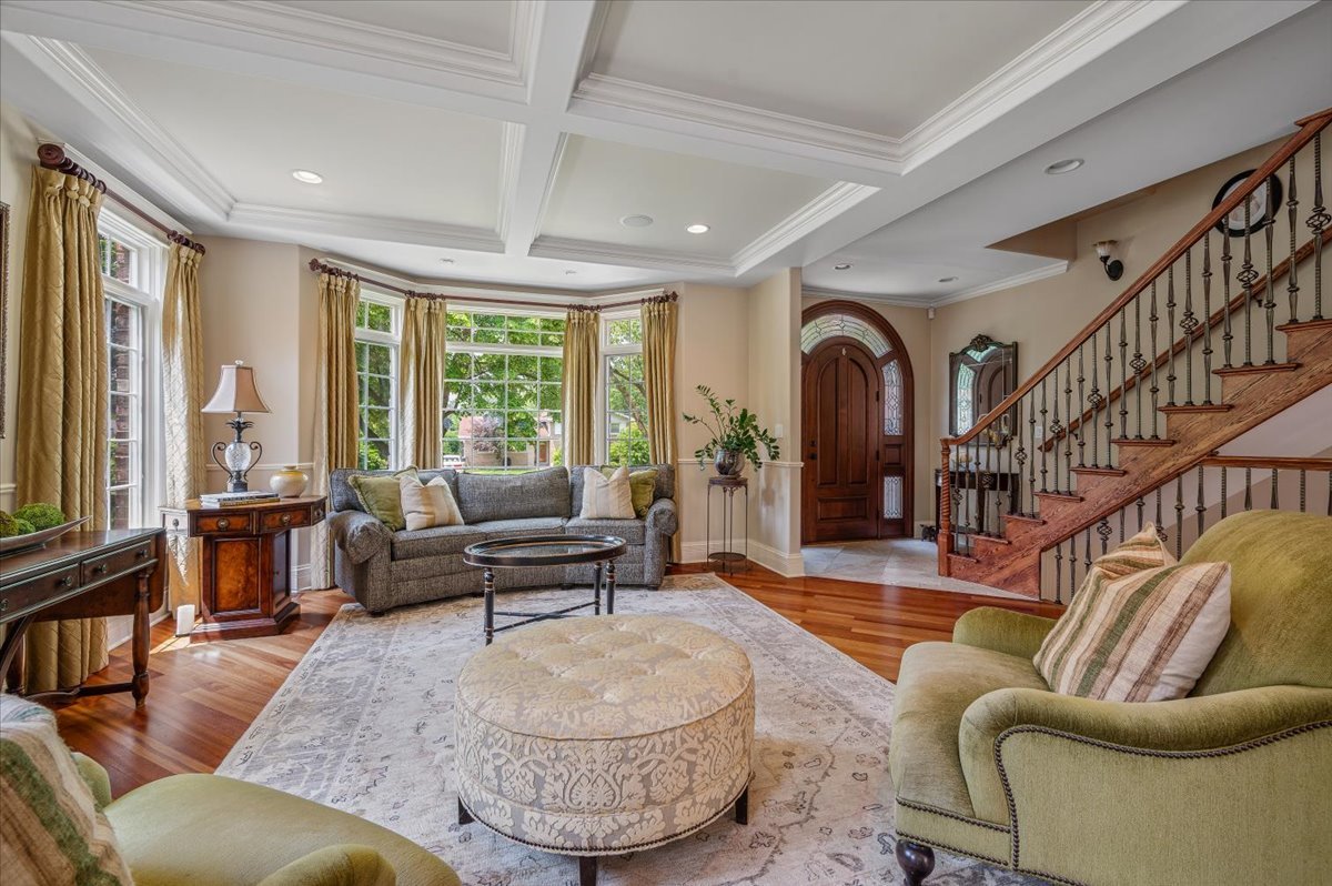 320 Vista Drive