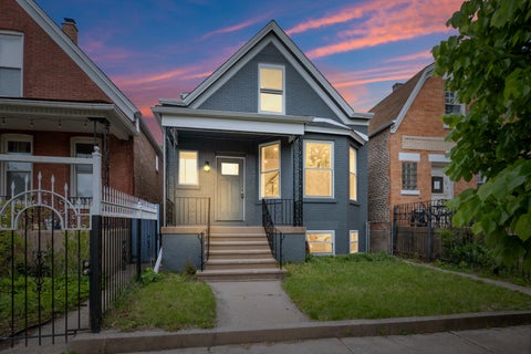 Photo of 3540 W Evergreen Avenue, Chicago, IL 60651 (MLS # 12647821)