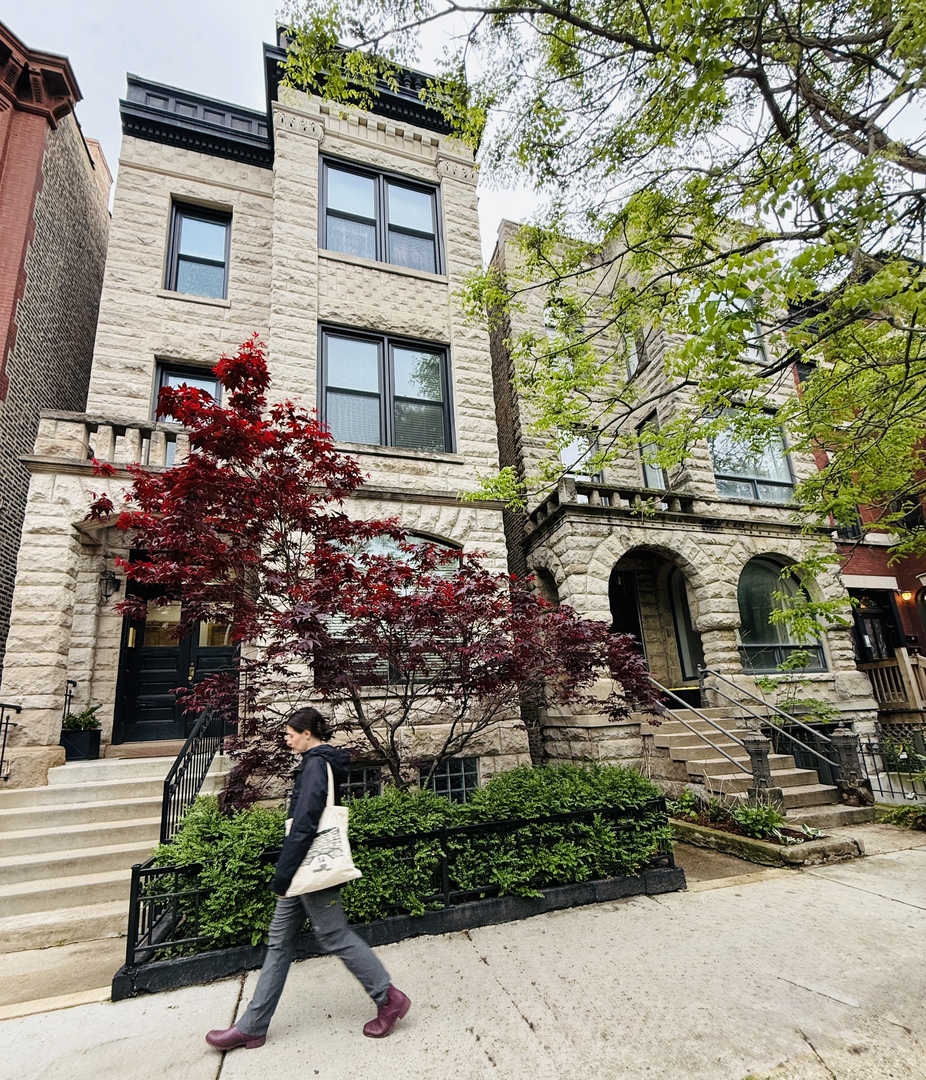 2133 N SHEFFIELD Avenue 2A