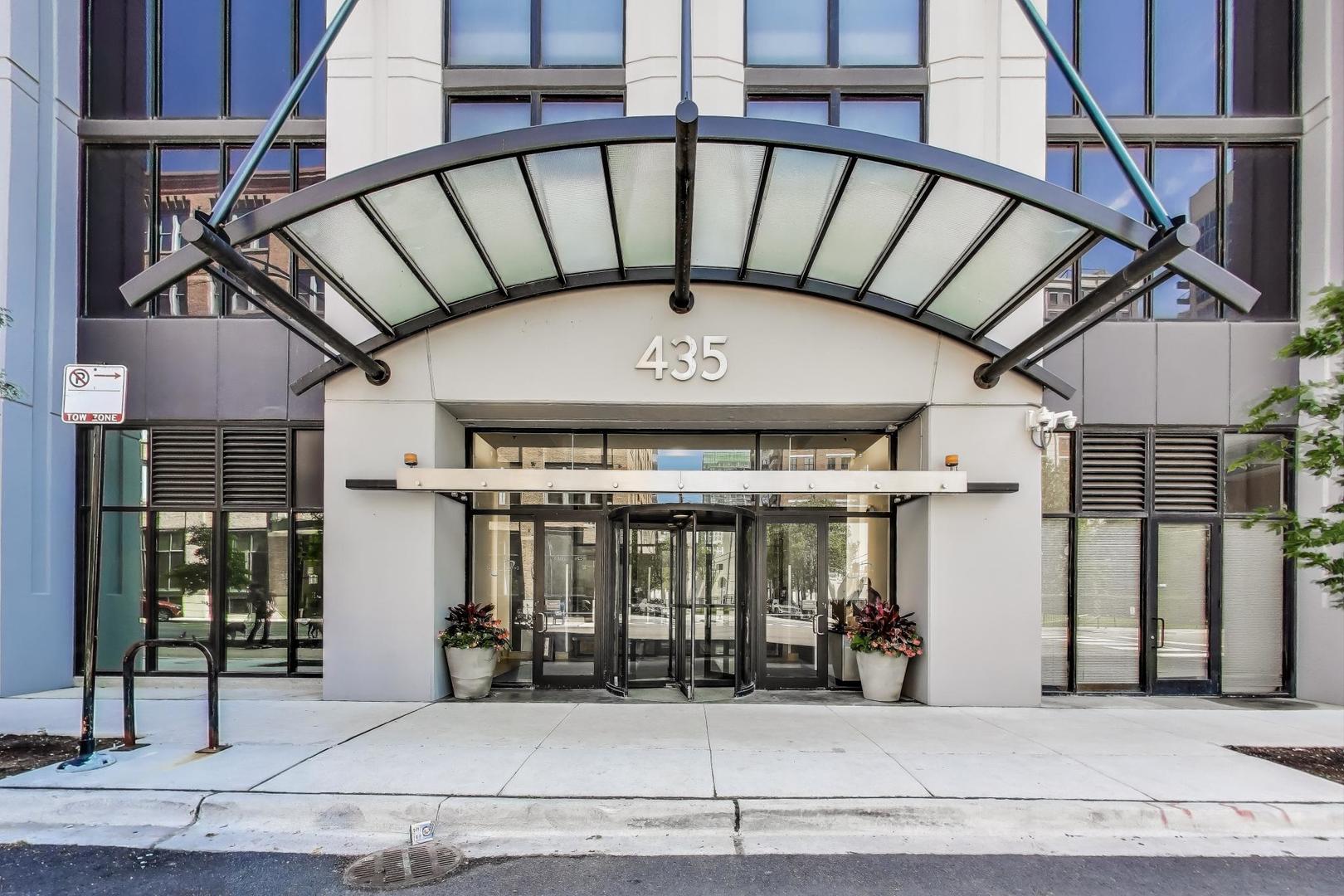 435 W Erie Street 1207