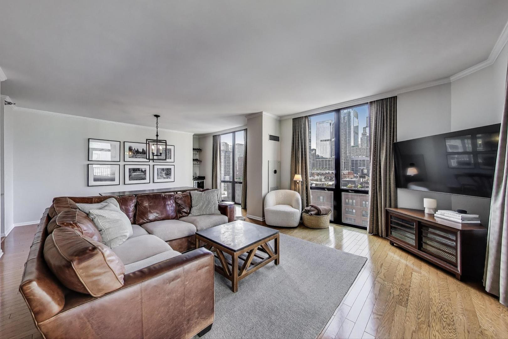 435 W Erie Street 1207