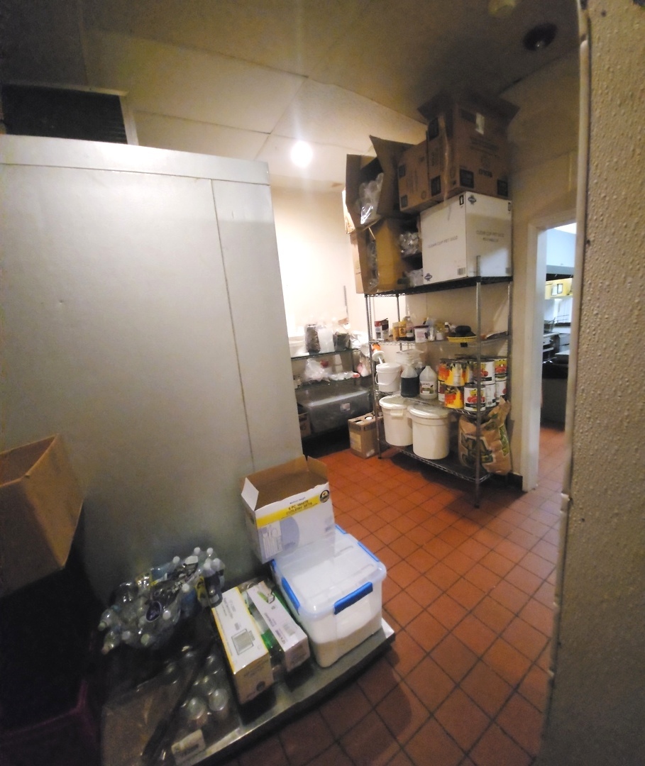 956 Roosevelt Road