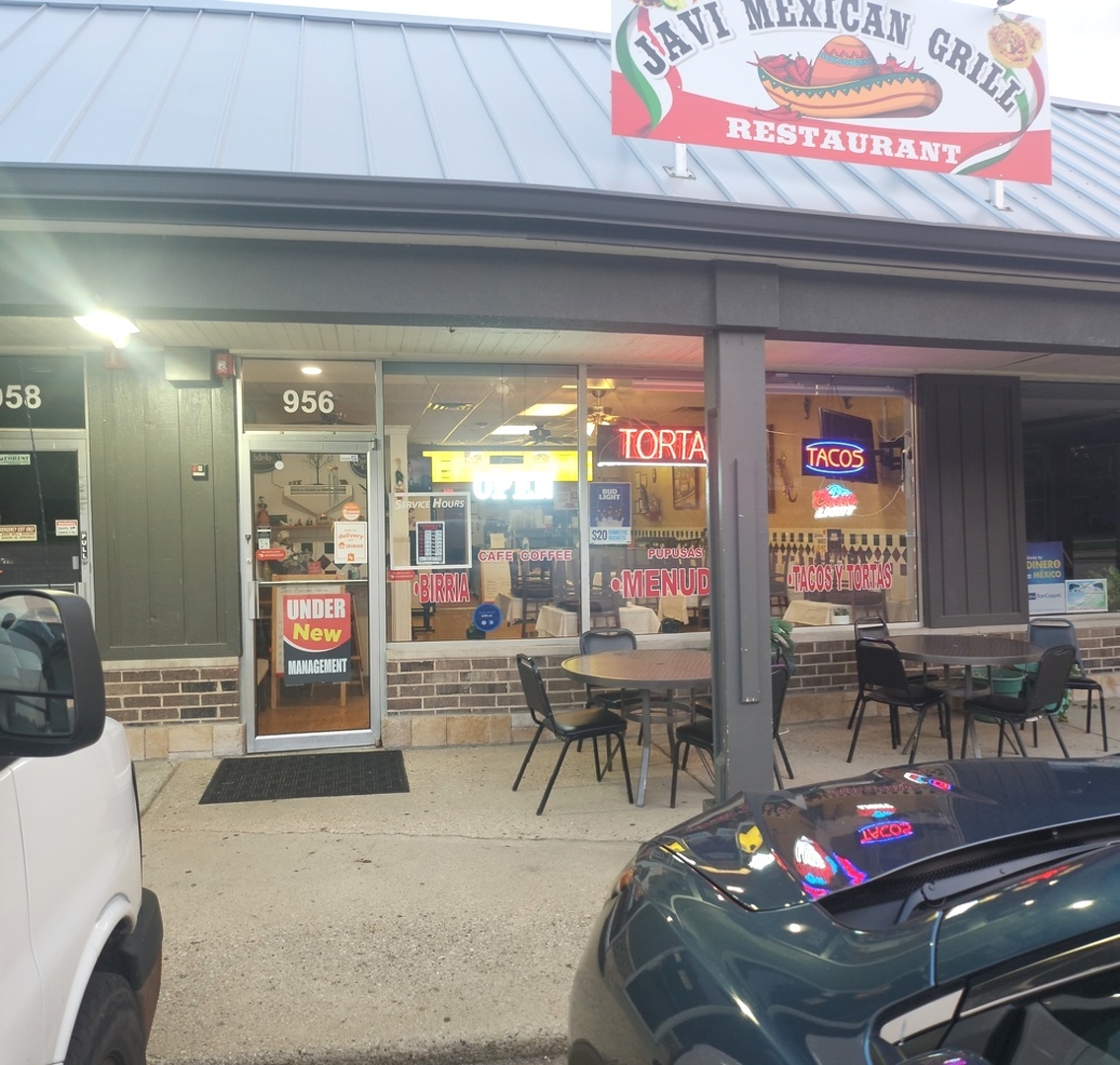 956 Roosevelt Road