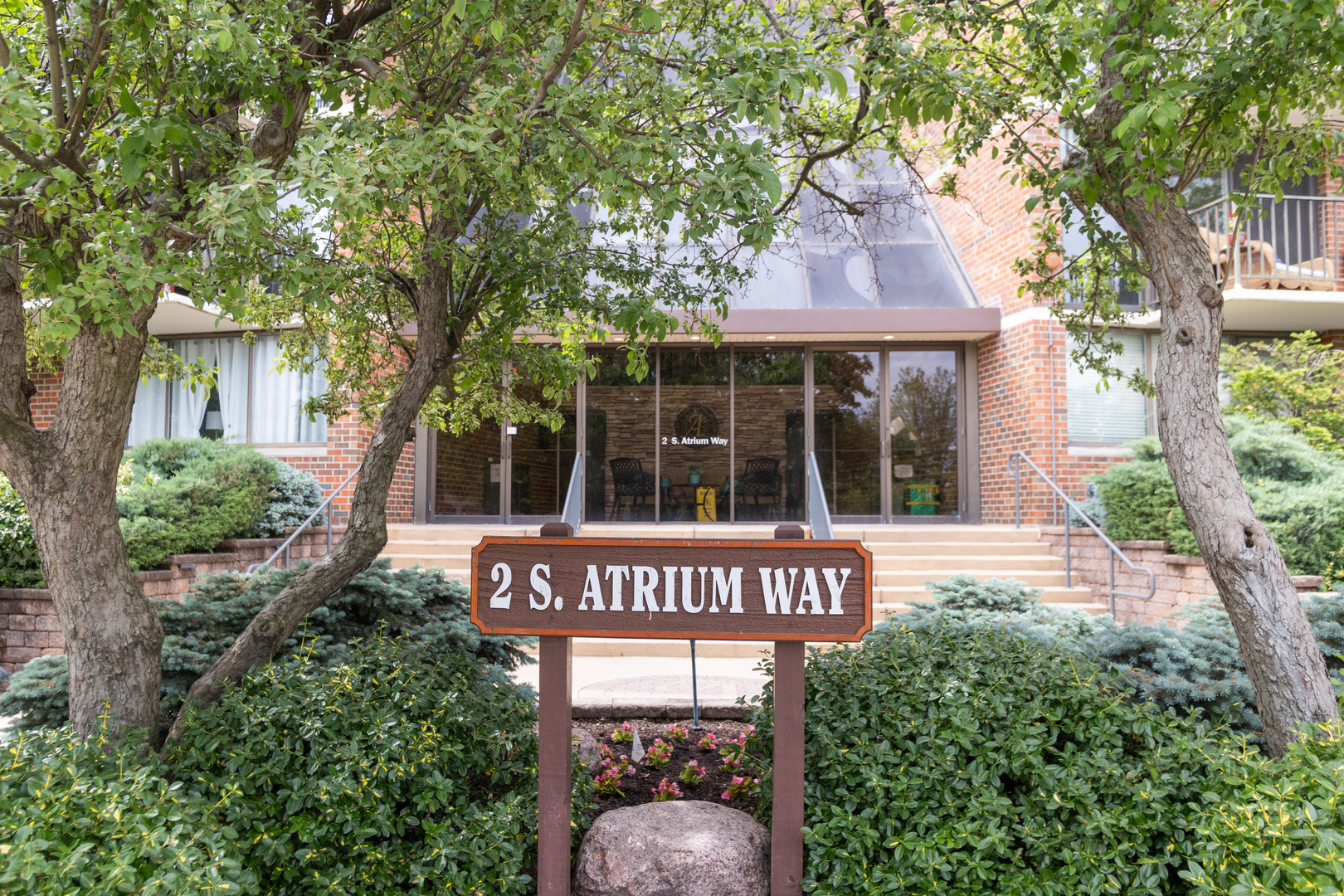 2 S Atrium Way 208