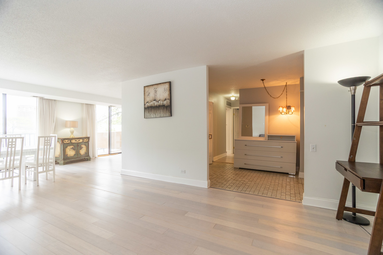 2 S Atrium Way 208