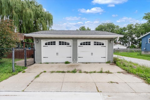 Tiny photo for 631 2nd Street, Buffalo, IA 52728 (MLS # 12674218)