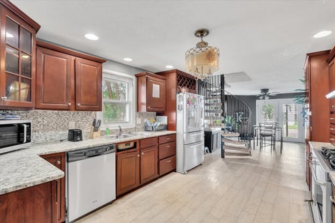 Tiny photo for 631 2nd Street, Buffalo, IA 52728 (MLS # 12674218)