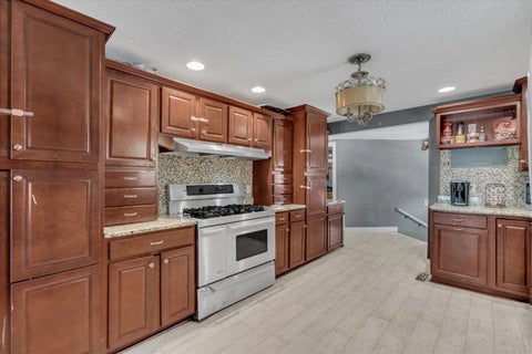 Tiny photo for 631 2nd Street, Buffalo, IA 52728 (MLS # 12674218)