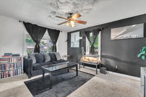 Tiny photo for 631 2nd Street, Buffalo, IA 52728 (MLS # 12674218)
