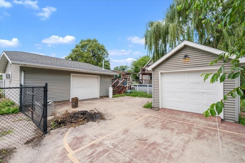 Tiny photo for 631 2nd Street, Buffalo, IA 52728 (MLS # 12674218)