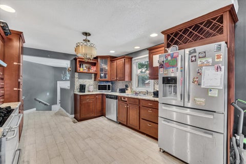 Tiny photo for 631 2nd Street, Buffalo, IA 52728 (MLS # 12674218)