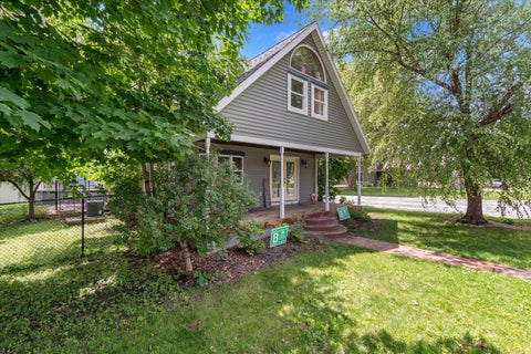 Tiny photo for 631 2nd Street, Buffalo, IA 52728 (MLS # 12674218)