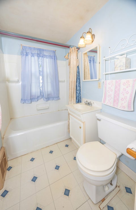 Tiny photo for 1613 Glenwood Avenue, Joliet, IL 60435 (MLS # 12761467)