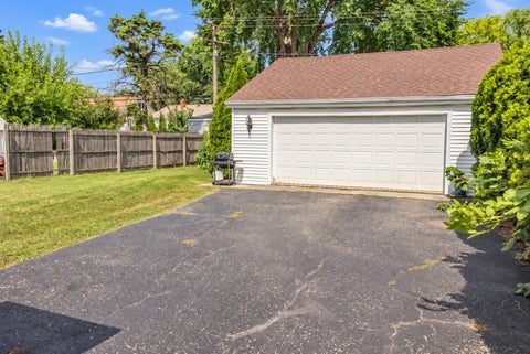 Tiny photo for 1613 Glenwood Avenue, Joliet, IL 60435 (MLS # 12761467)