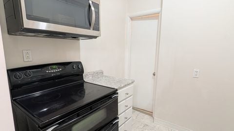 14 W Chestnut Street 1M