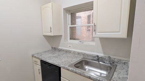 14 W Chestnut Street 1M