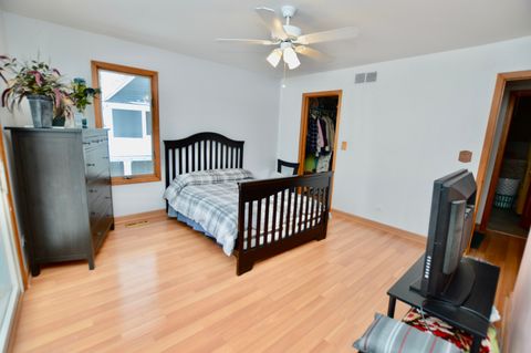 Tiny photo for 3321 N Bayview Lane, McHenry, IL 60051 (MLS # 12535915)