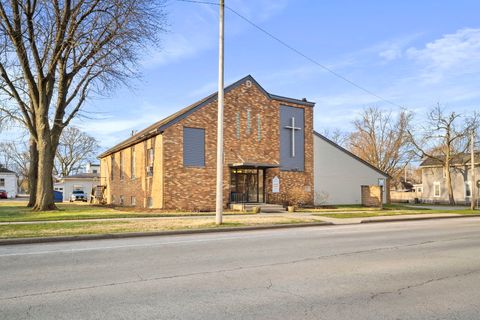 Single Family Residence in Morris IL 705 Washington Street.jpg