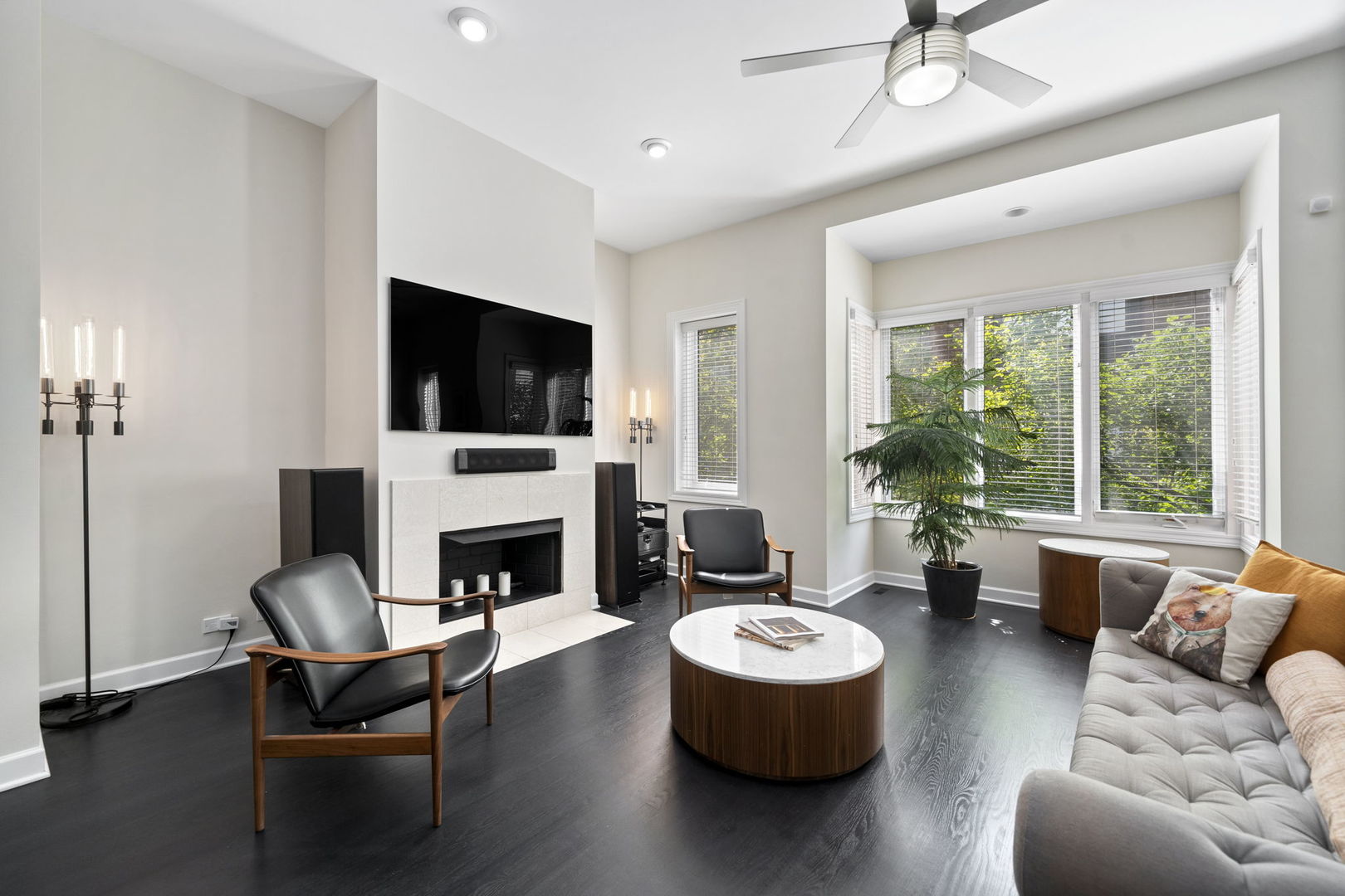 460 W Superior Street 7
