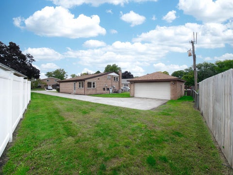 Tiny photo for 10107 Lawrence Court, Oak Lawn, IL 60453 (MLS # 12773218)
