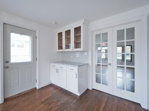Tiny photo for 10107 Lawrence Court, Oak Lawn, IL 60453 (MLS # 12773218)