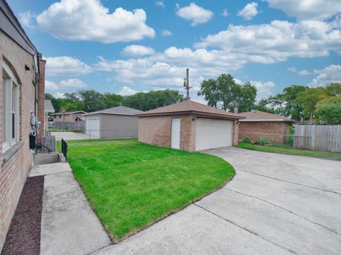 Tiny photo for 10107 Lawrence Court, Oak Lawn, IL 60453 (MLS # 12773218)
