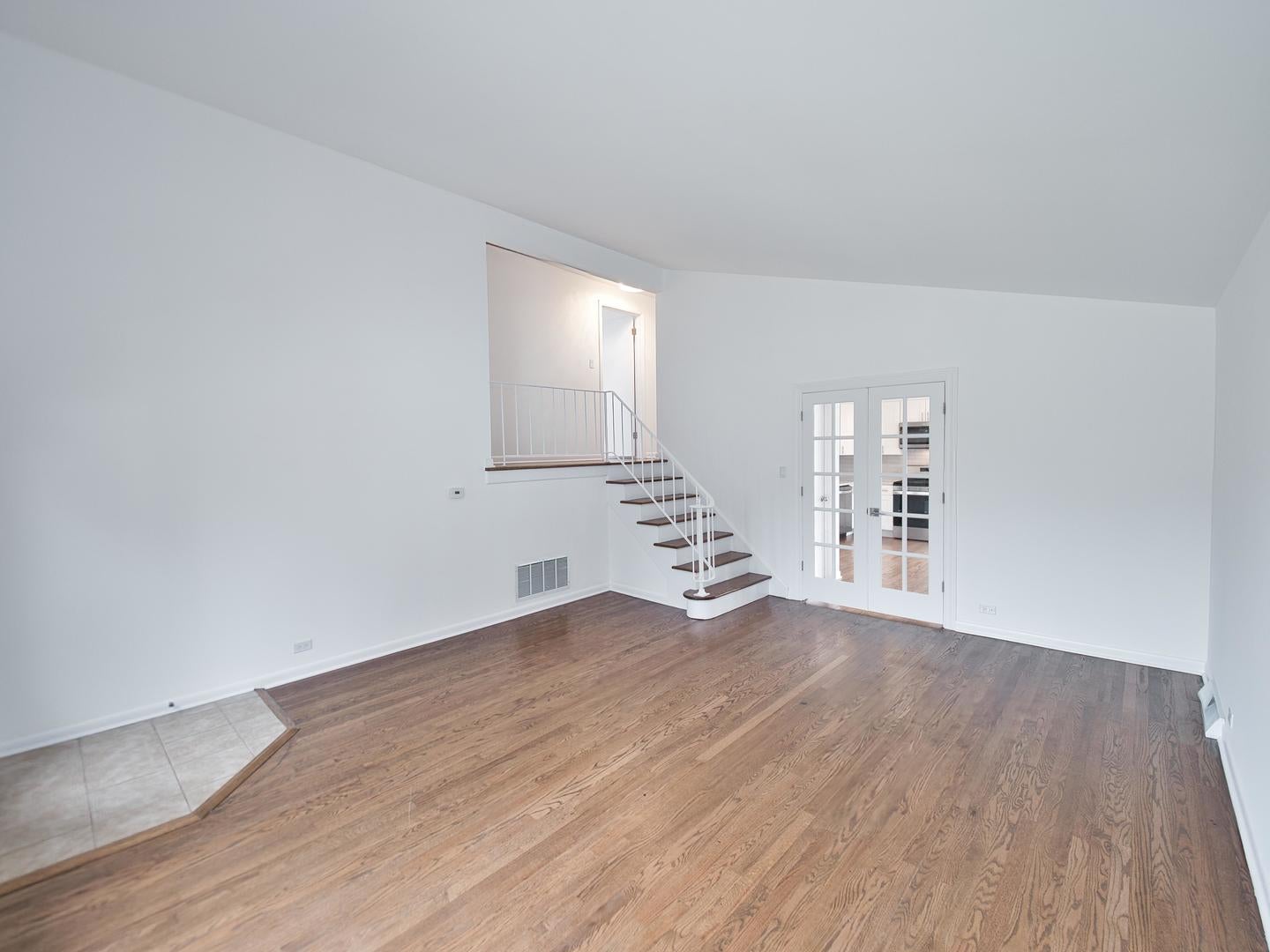 10107 Lawrence Court - Photo 4