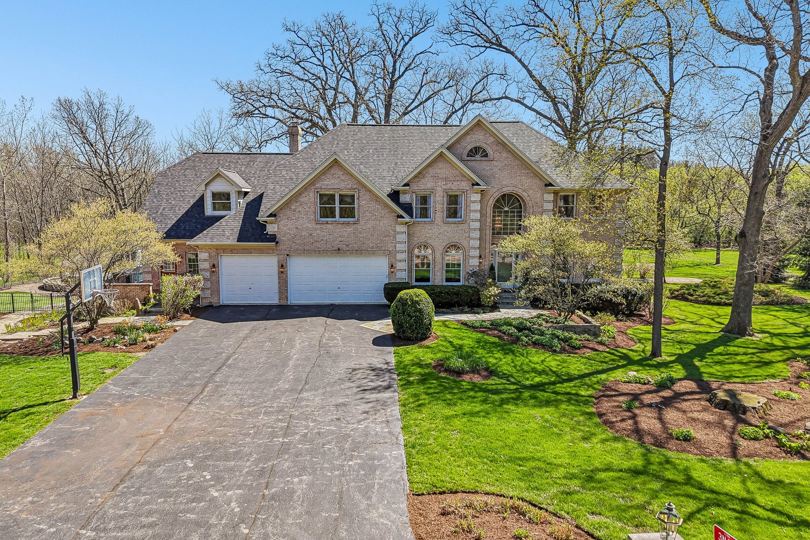 3N681 Trotter Lane